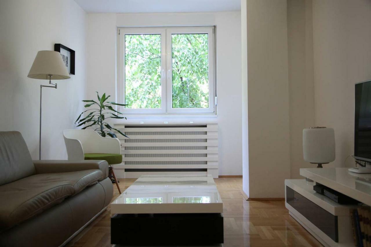 65 Square Meters Designer Apartment In Heart Of City - River View ! Park For Free Ниш Экстерьер фото