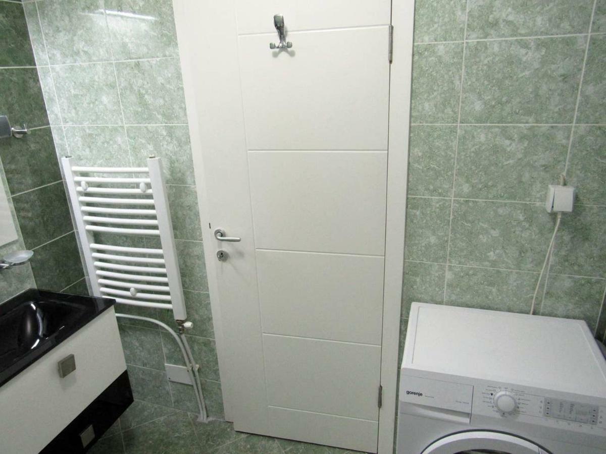 65 Square Meters Designer Apartment In Heart Of City - River View ! Park For Free Ниш Экстерьер фото