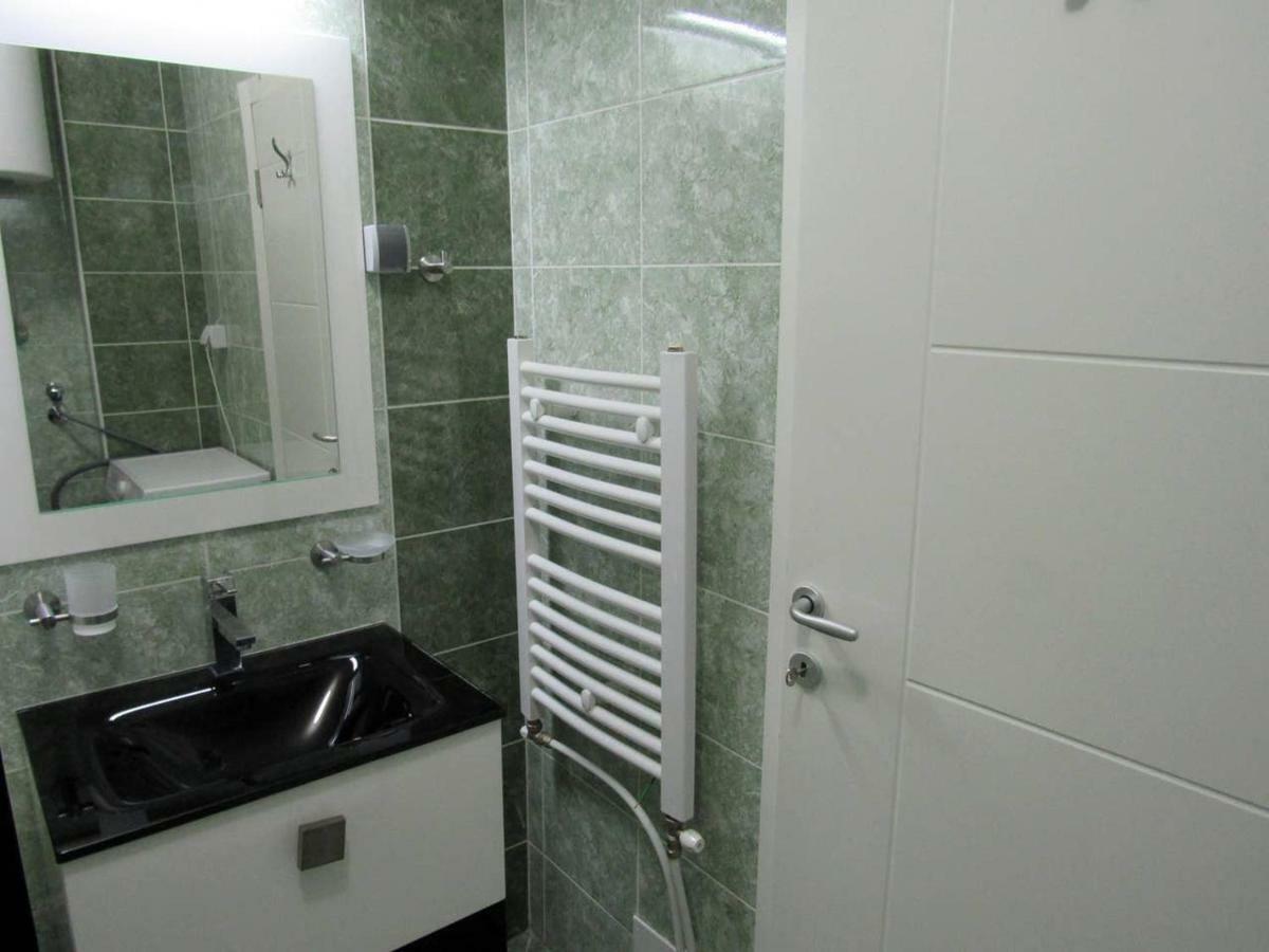 65 Square Meters Designer Apartment In Heart Of City - River View ! Park For Free Ниш Экстерьер фото