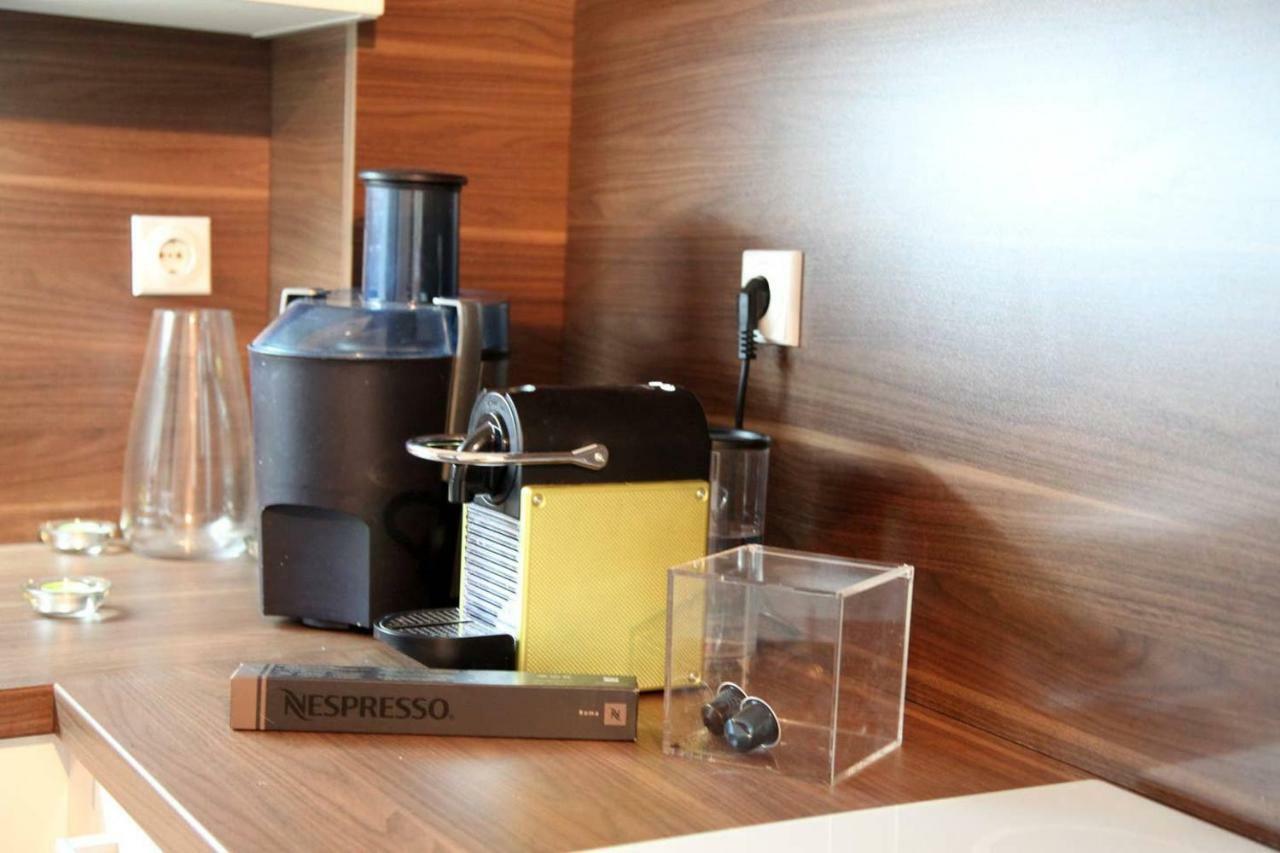 65 Square Meters Designer Apartment In Heart Of City - River View ! Park For Free Ниш Экстерьер фото