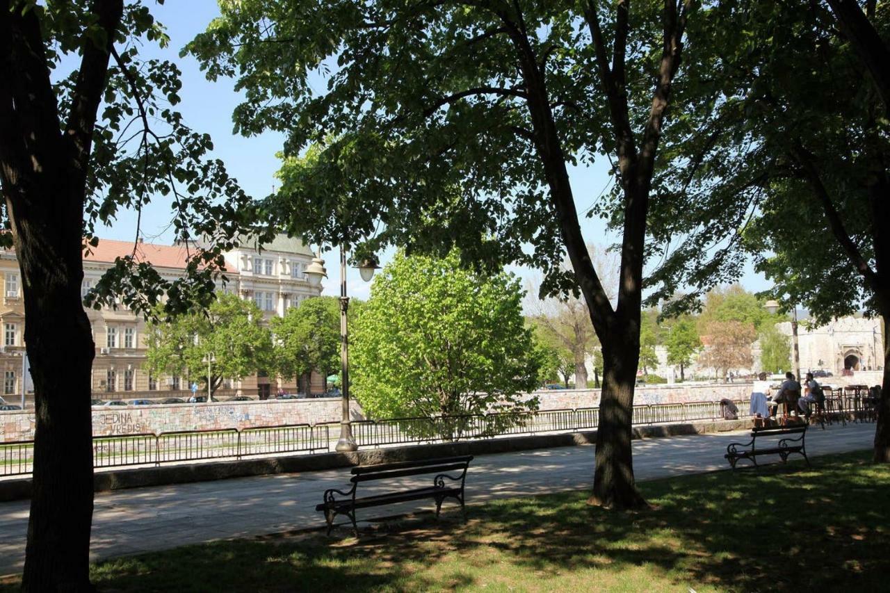 65 Square Meters Designer Apartment In Heart Of City - River View ! Park For Free Ниш Экстерьер фото