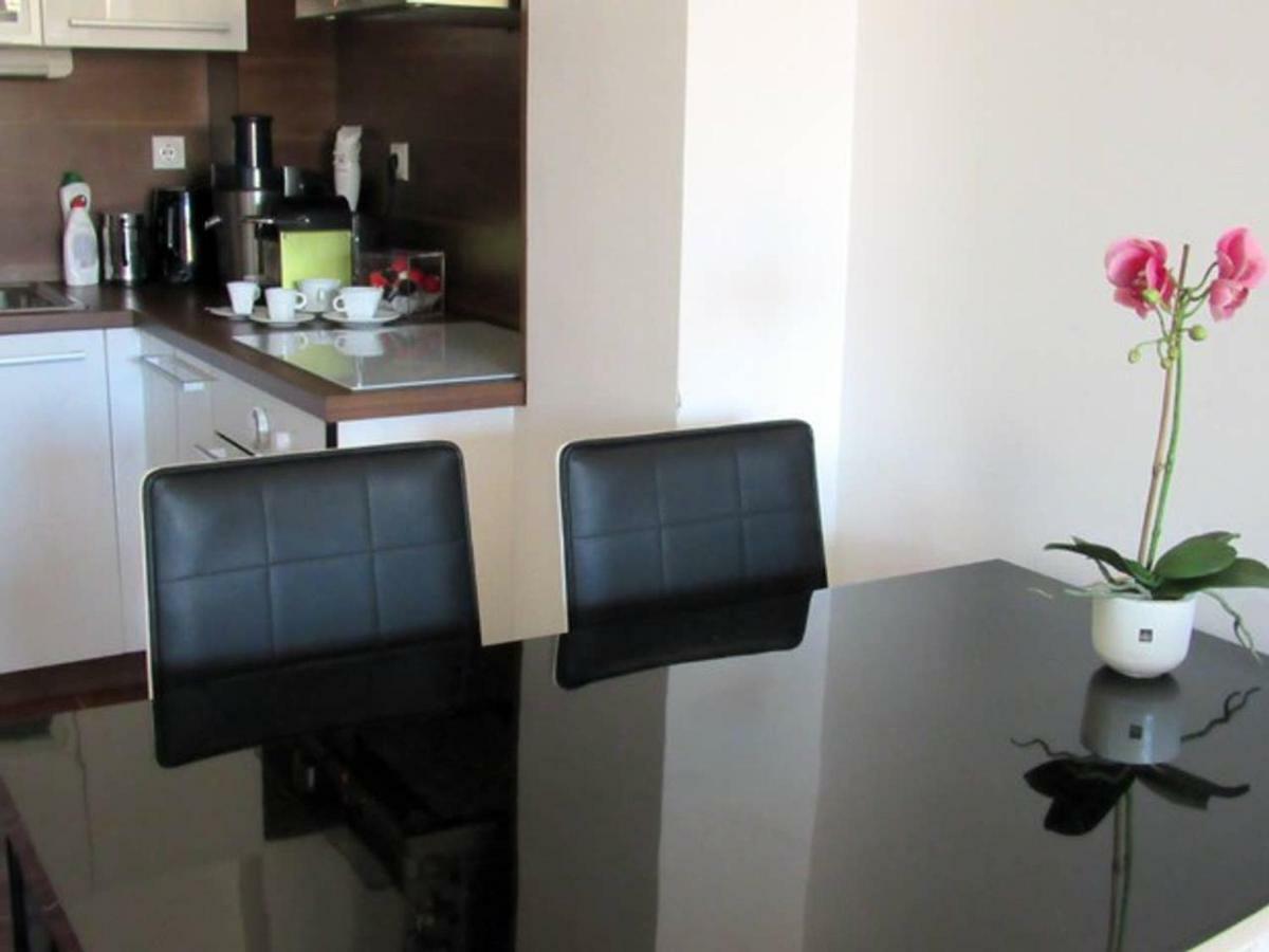 65 Square Meters Designer Apartment In Heart Of City - River View ! Park For Free Ниш Экстерьер фото