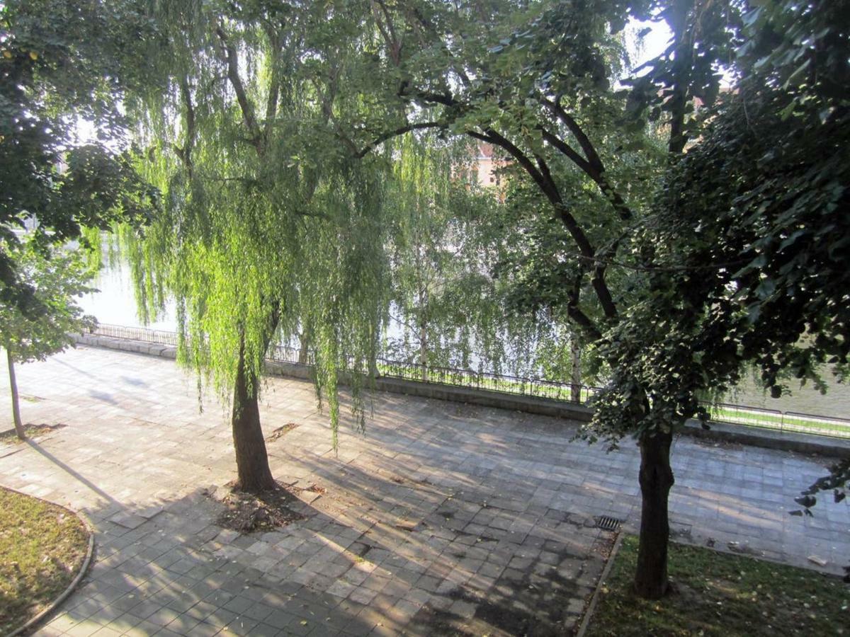 65 Square Meters Designer Apartment In Heart Of City - River View ! Park For Free Ниш Экстерьер фото